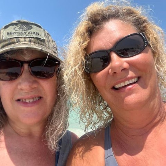 Meet your Posher, Kim - Picture 1 of 1